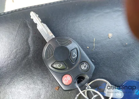 2008 Ford Escape Limited z USA, uszkodzony, nr VIN 1FMCU94138KE03023